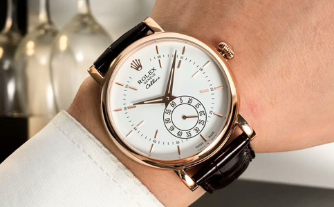 勞力士重慶維修店(勞力士表鏈遇化學劑變色)