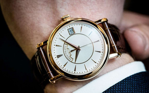 維修百達翡麗地址售后（解決手表表殼生銹的方法）